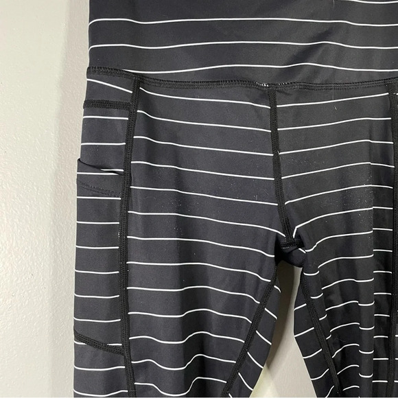 Zyia Active Striped Crop Athletic Athleisure Loungewear Leggings w/ Pockets 2 - Picture 4 of 8